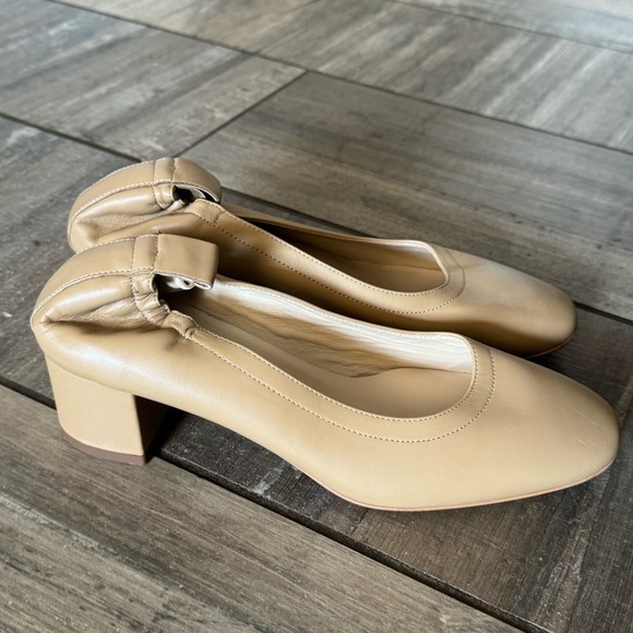 The Italian Leather Day Heel in light tan taupe size 7.5 - Picture 7 of 11